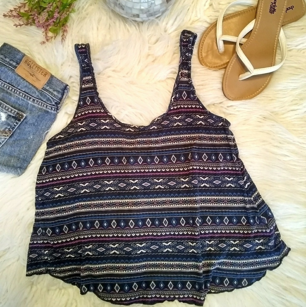 Forever 21 Blue Patterned‎ Crop Tank Top